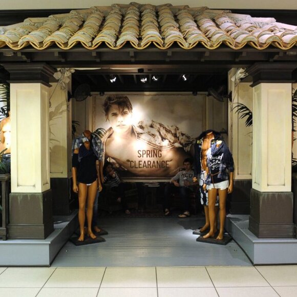 10 ITEMS Reseller Abercrombie & Fitch Hollister NWT/NWOT WOMENS M-L Mystery box - Picture 4 of 5